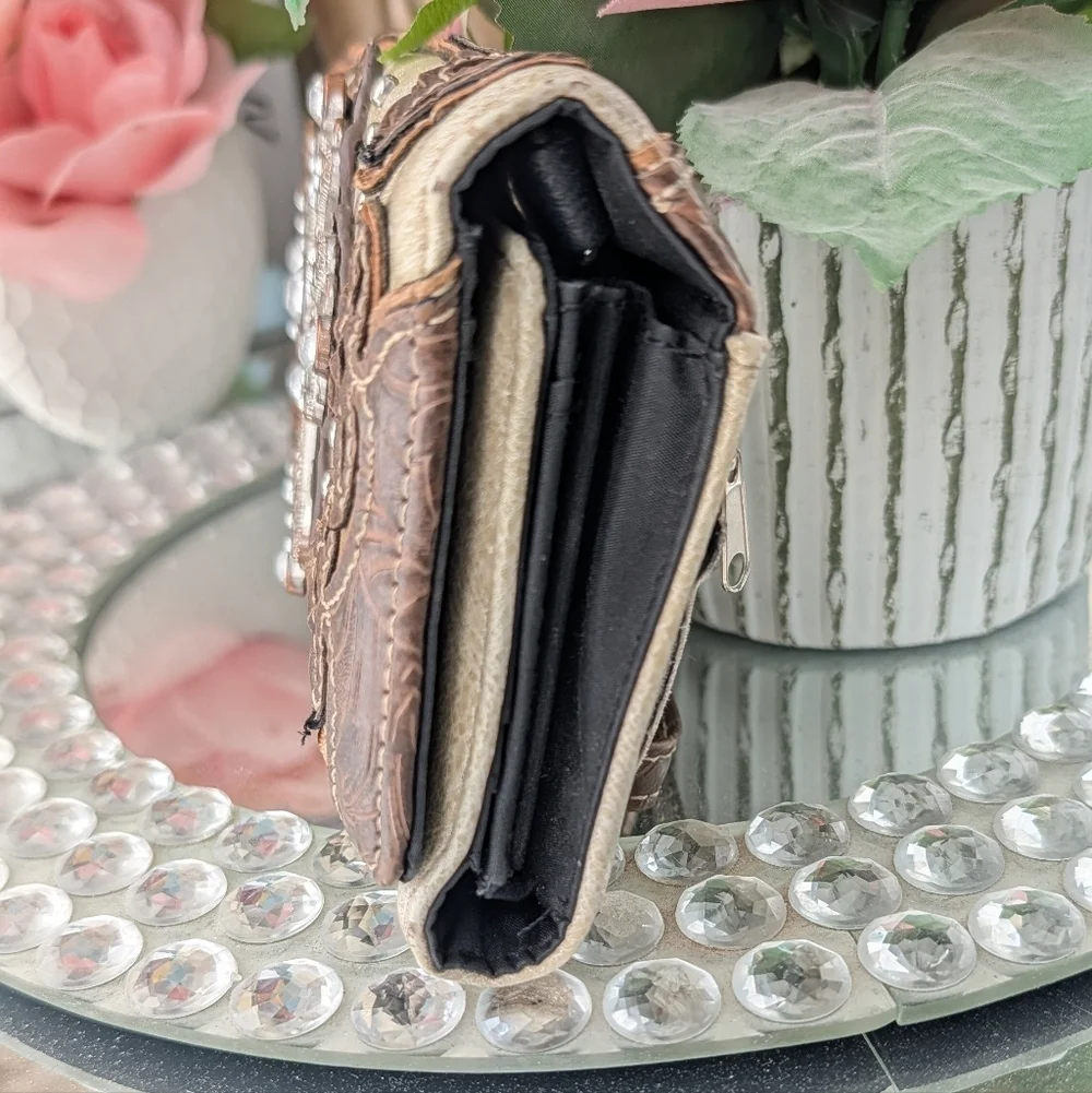Cowgirl Western Cross  Embellished Rhinestone Carry Handbag Wallet.